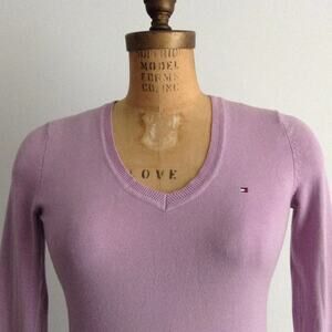 Vintage Tommy Hilfiger Lavender Lightweight V-Neck Sweater